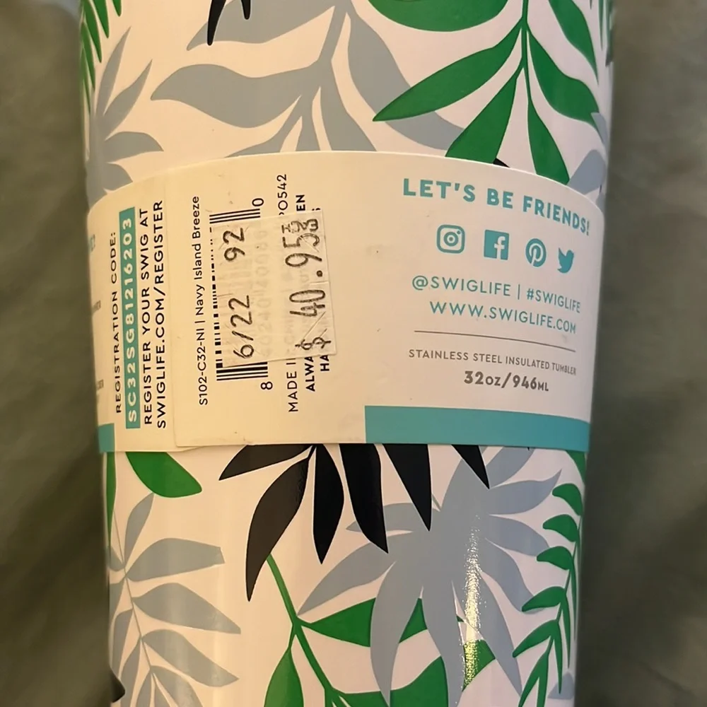 32oz swig life stainless steel insulated Tumblr, green and blue leaves. - Picture 5 of 5